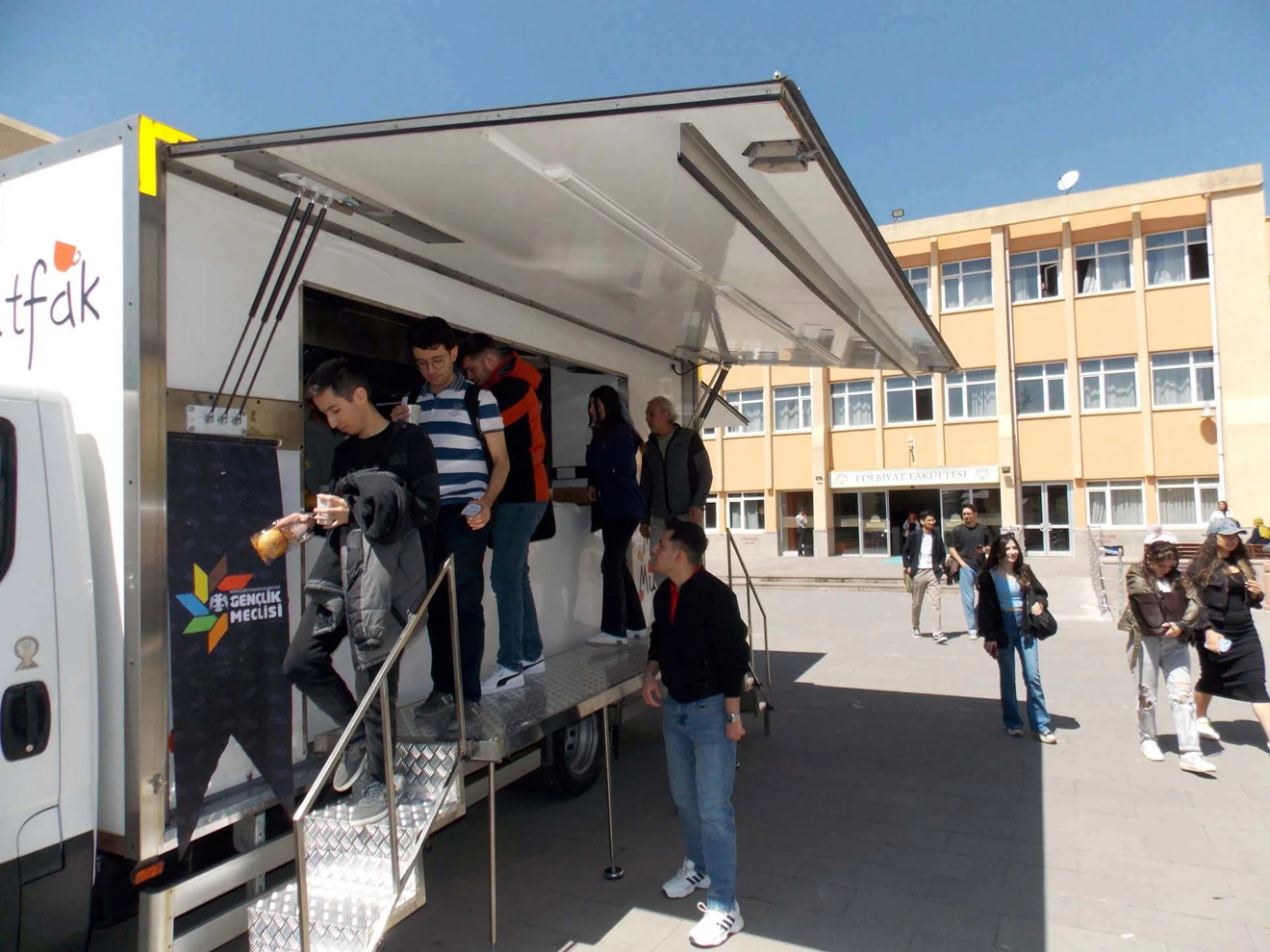 Bardak Çorba İkramı